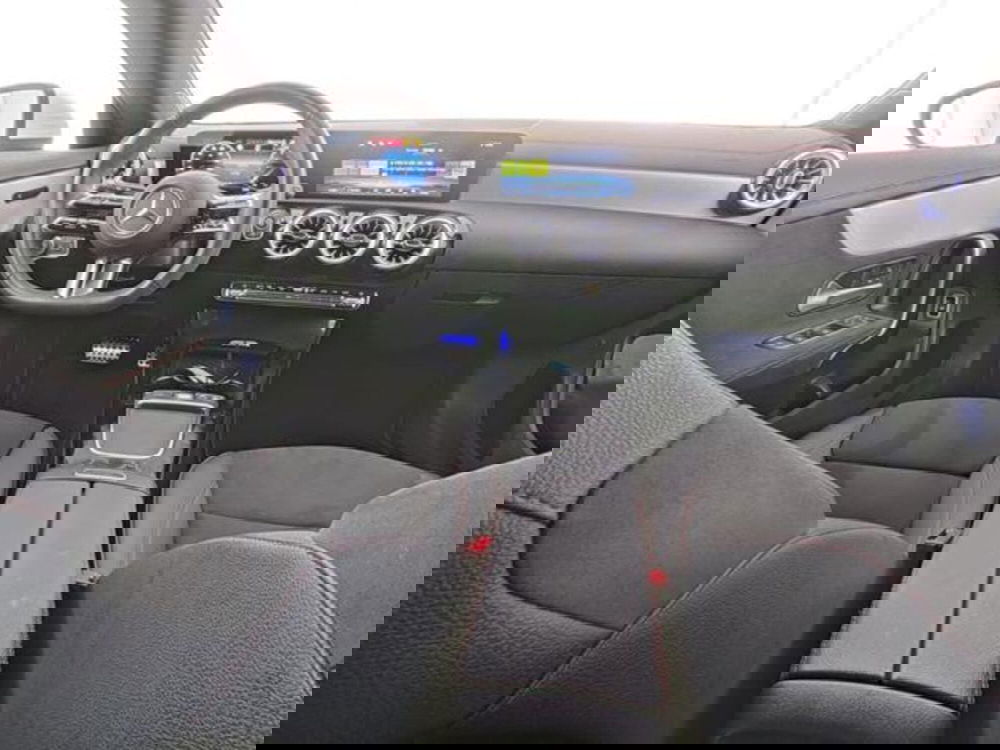 Mercedes-Benz CLA Shooting Brake usata a Milano (6)