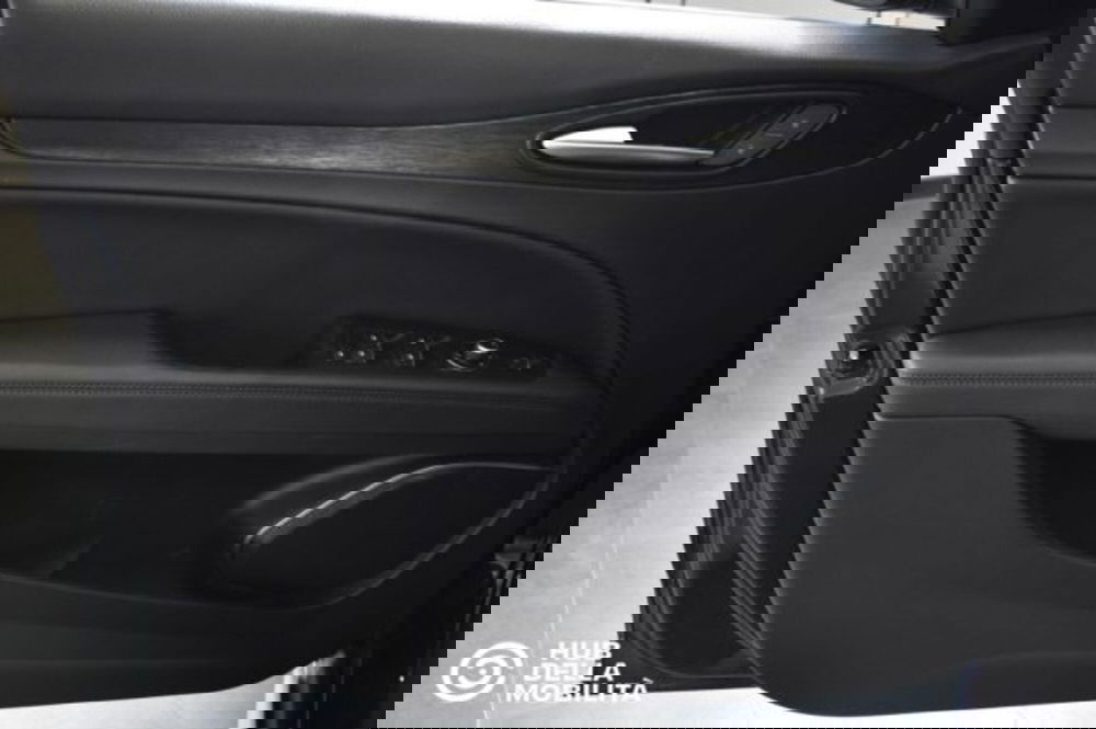 Alfa Romeo Stelvio usata a Perugia (7)