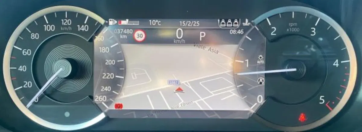 Land Rover Range Rover Velar usata a Livorno (11)