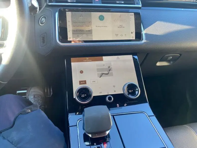 Land Rover Range Rover Velar usata a Livorno (12)