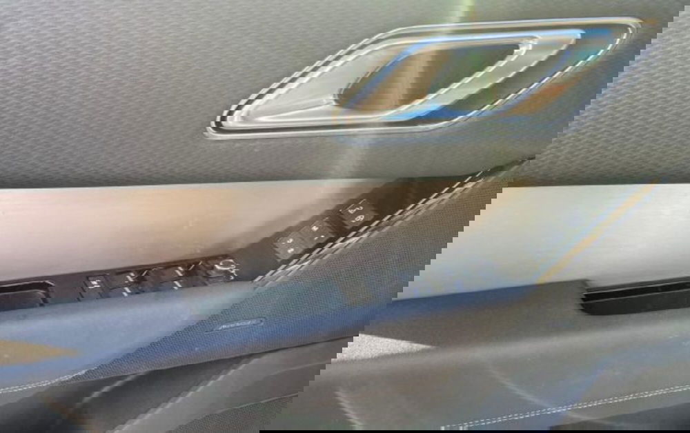 Land Rover Range Rover Velar usata a Livorno (15)