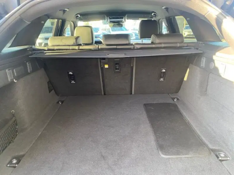 Land Rover Range Rover Velar usata a Livorno (16)
