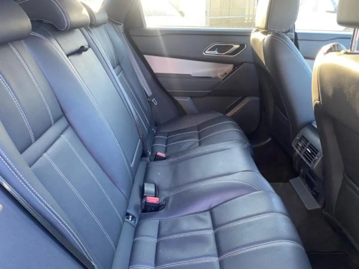 Land Rover Range Rover Velar usata a Livorno (5)