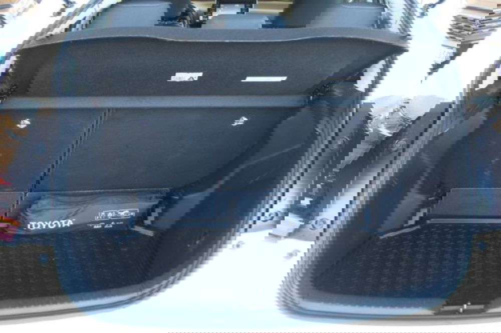 Toyota Yaris Cross nuova a Roma (11)