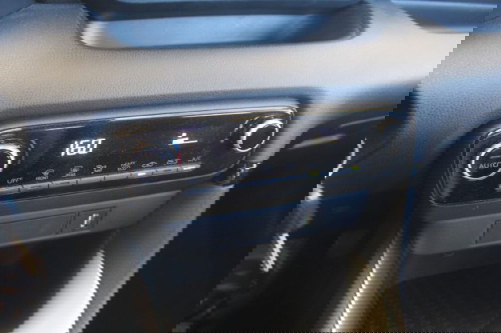 Toyota Yaris Cross nuova a Roma (19)