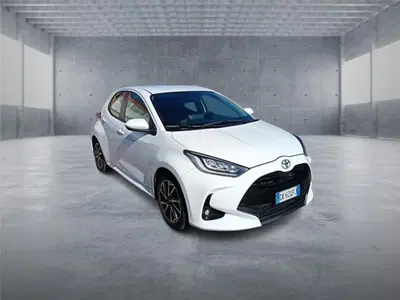 Toyota Yaris 1.0 5 porte Trend del 2022 usata a Bari