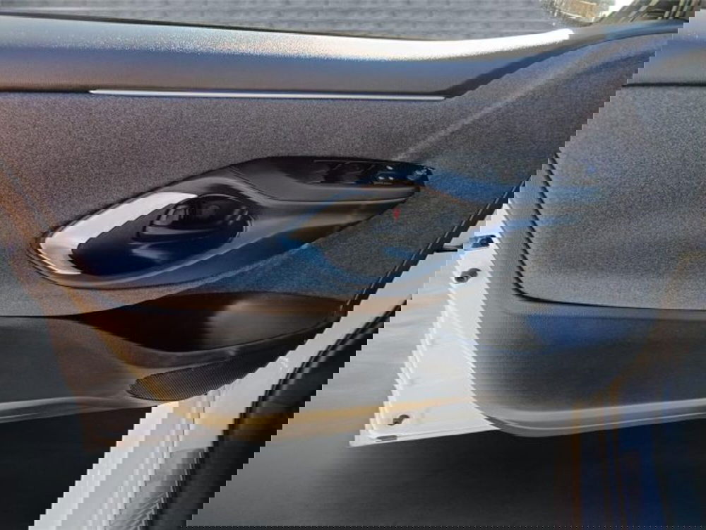 Toyota Yaris usata a Bari (9)