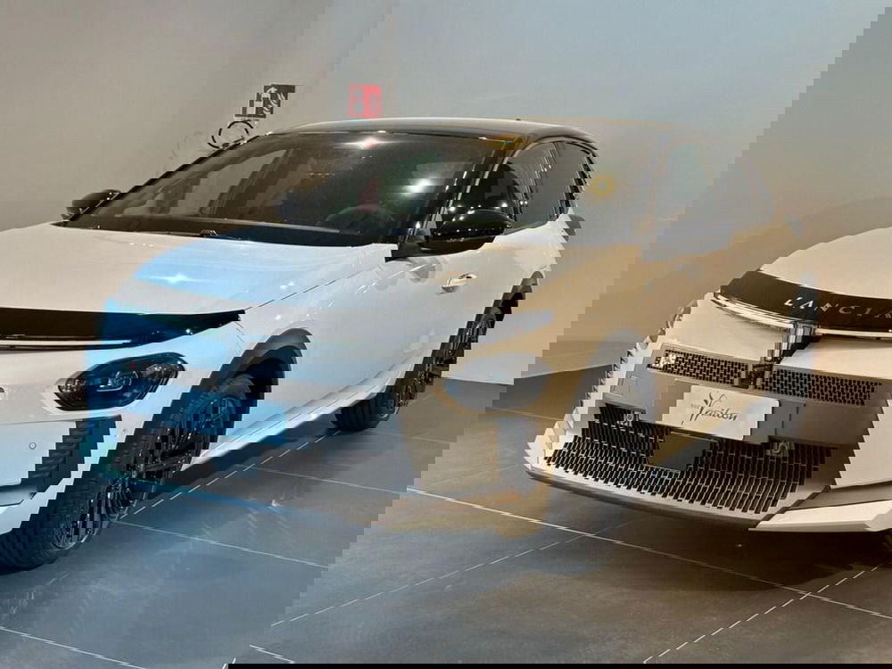 Lancia Ypsilon nuova a Sondrio