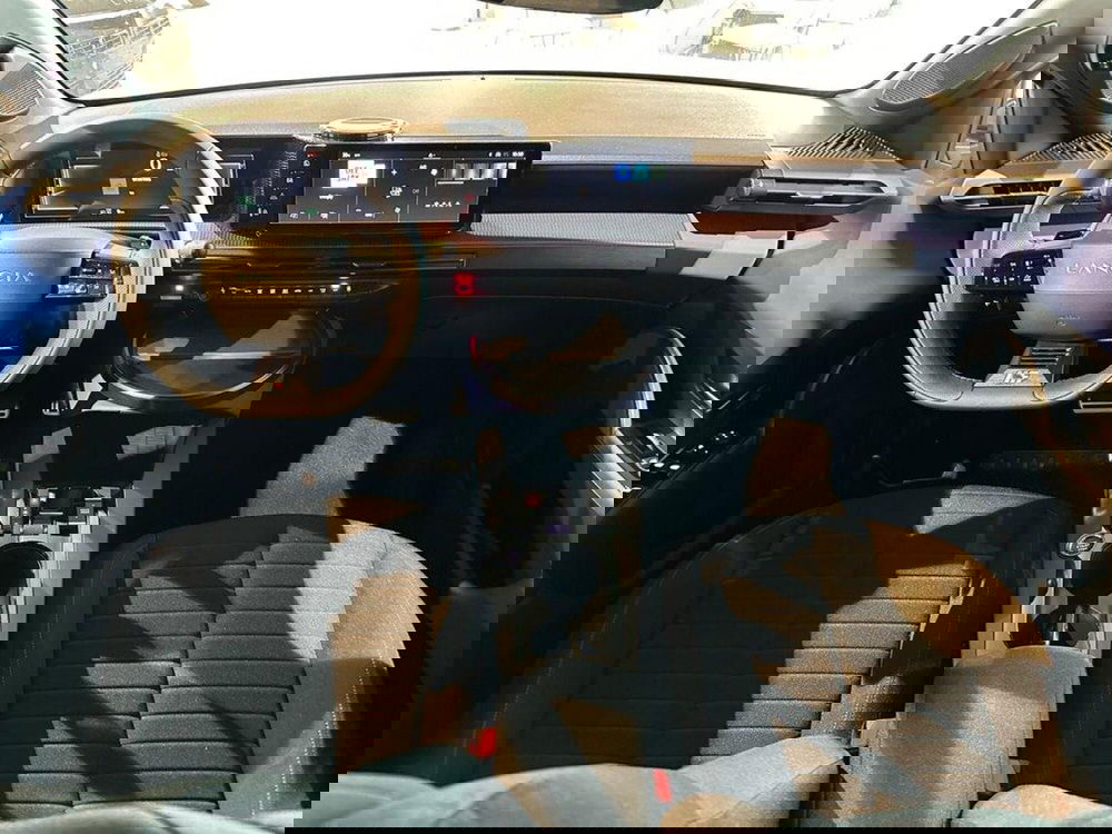 Lancia Ypsilon nuova a Sondrio (11)