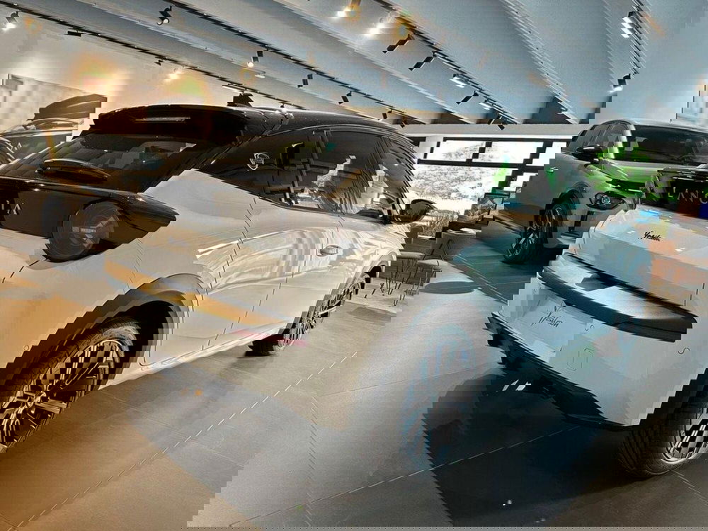 Lancia Ypsilon nuova a Sondrio (4)