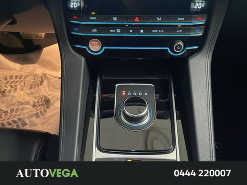 Jaguar F-Pace usata a Vicenza (11)