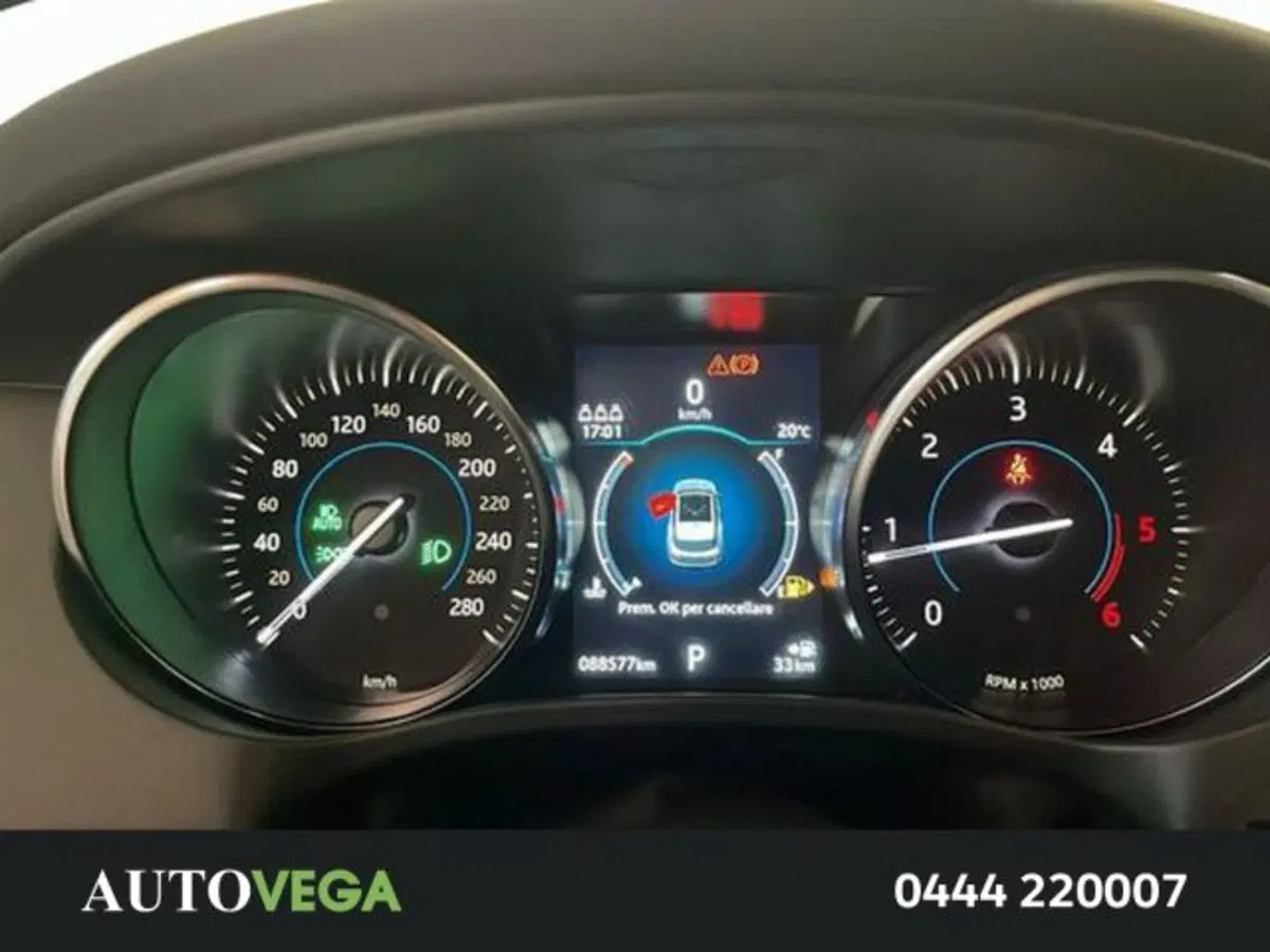 Jaguar F-Pace usata a Vicenza (12)