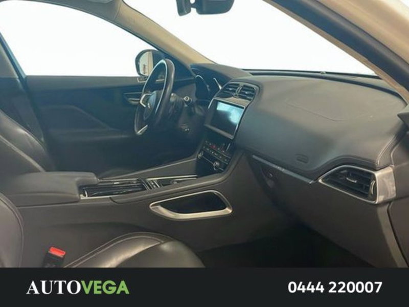 Jaguar F-Pace usata a Vicenza (6)