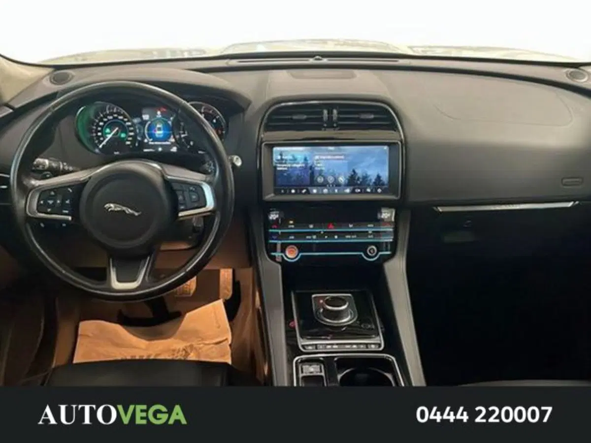 Jaguar F-Pace usata a Vicenza (8)