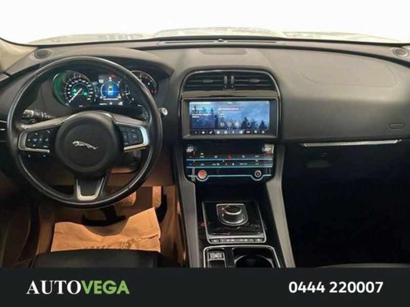 Jaguar F-Pace usata a Vicenza (8)