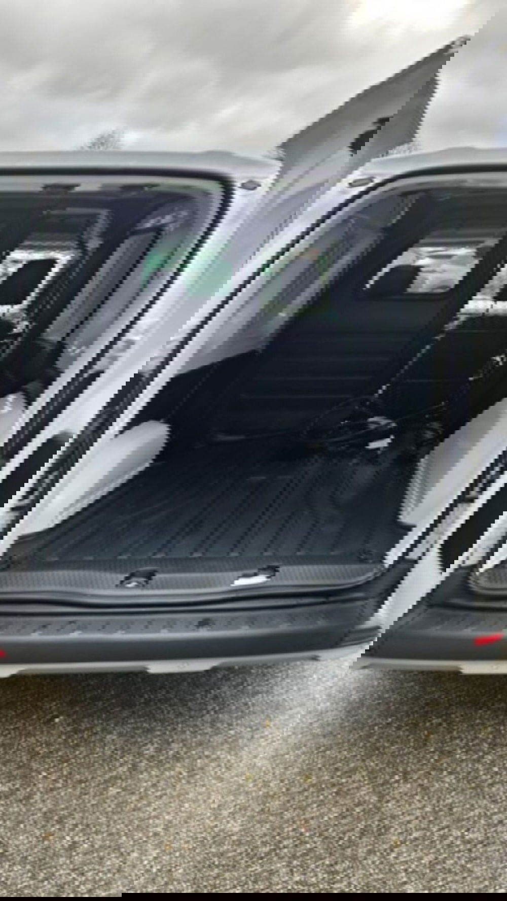 Nissan Townstar usata a Lucca (8)