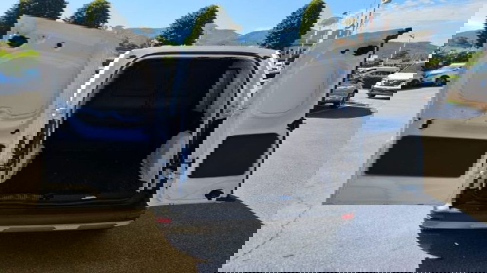 Nissan Townstar usata a Lucca (9)