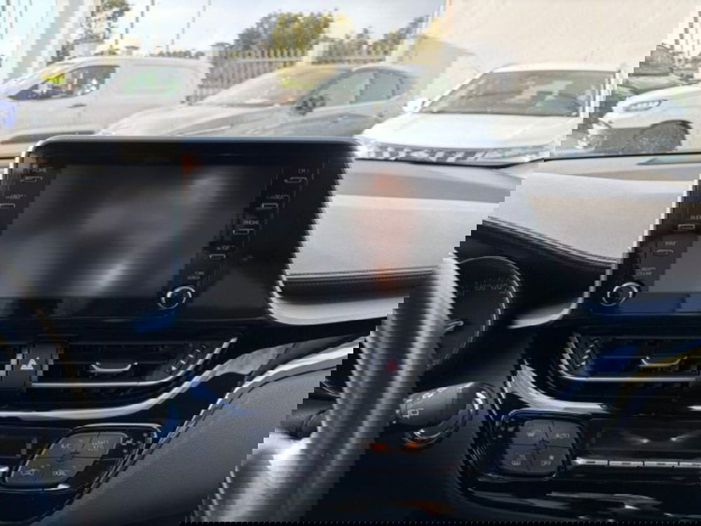Toyota Toyota C-HR usata a Sassari (10)
