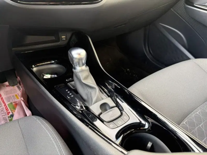 Toyota Toyota C-HR usata a Sassari (11)