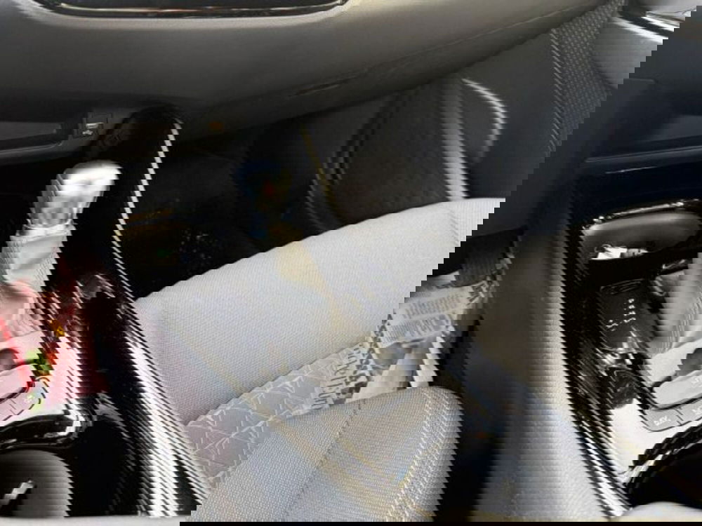 Toyota Toyota C-HR usata a Sassari (11)