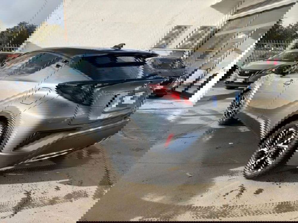 Toyota Toyota C-HR usata a Sassari (4)