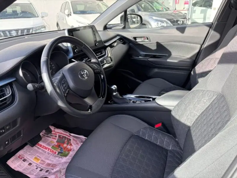 Toyota Toyota C-HR usata a Sassari (7)