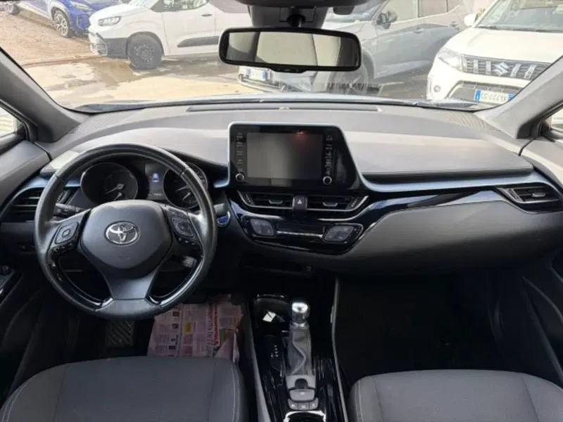 Toyota Toyota C-HR usata a Sassari (8)