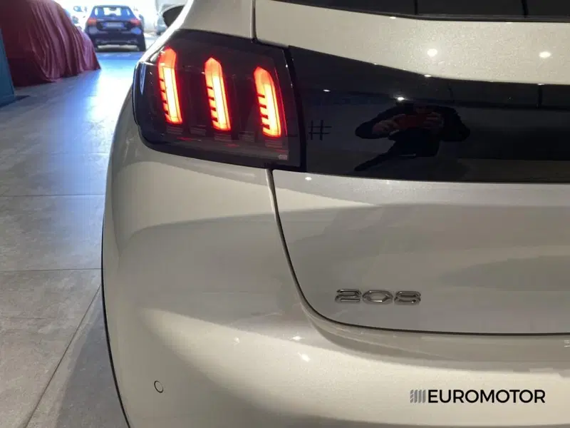 Peugeot 208 usata a Bari (14)