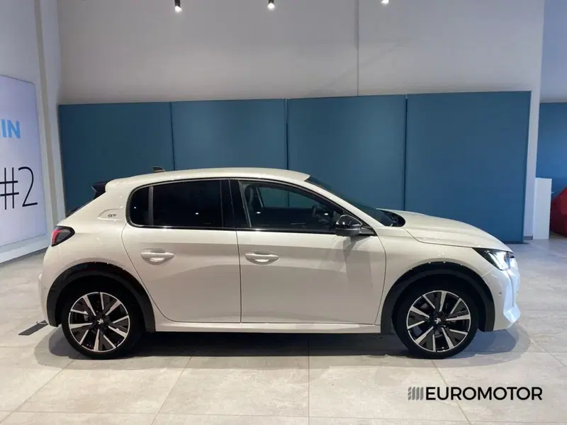 Peugeot 208 usata a Bari (7)