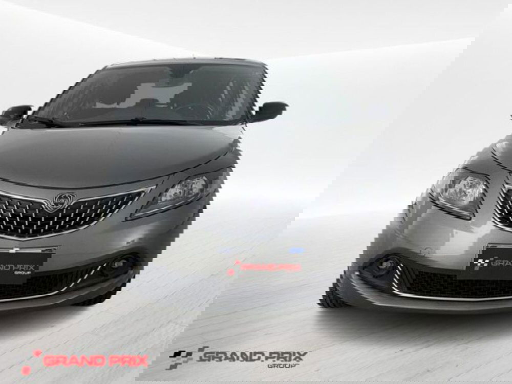 Lancia Ypsilon usata a Bologna (3)