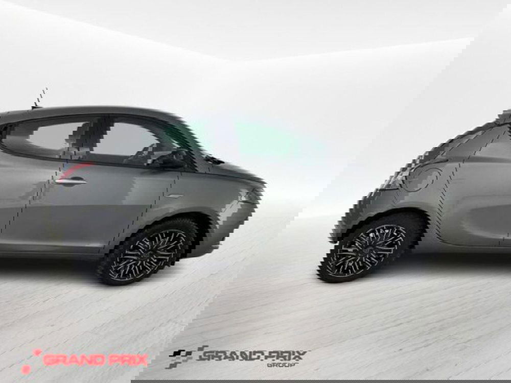 Lancia Ypsilon usata a Bologna (4)