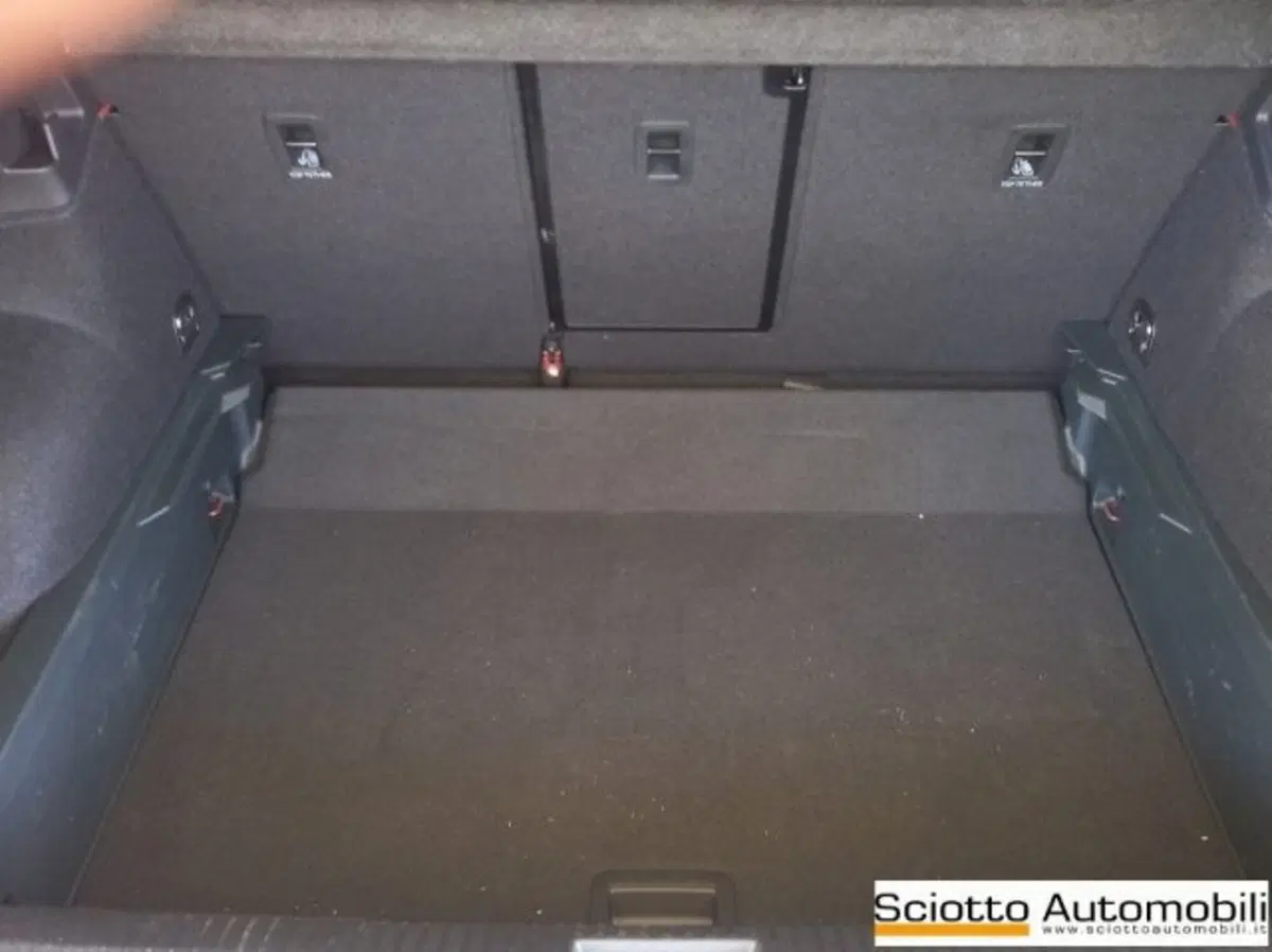 Volkswagen T-Roc nuova a Messina (17)