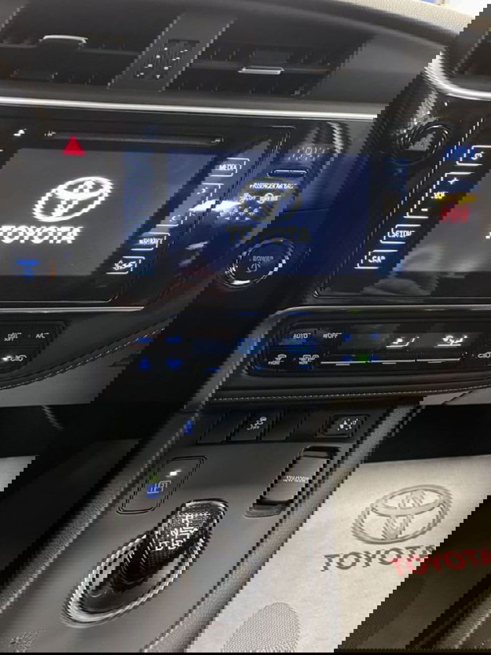 Toyota Auris Station Wagon usata a Prato (12)