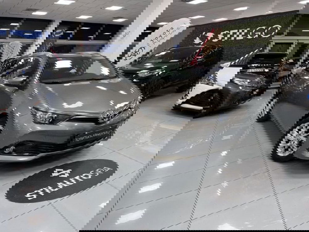 Toyota Auris Station Wagon usata a Prato (3)