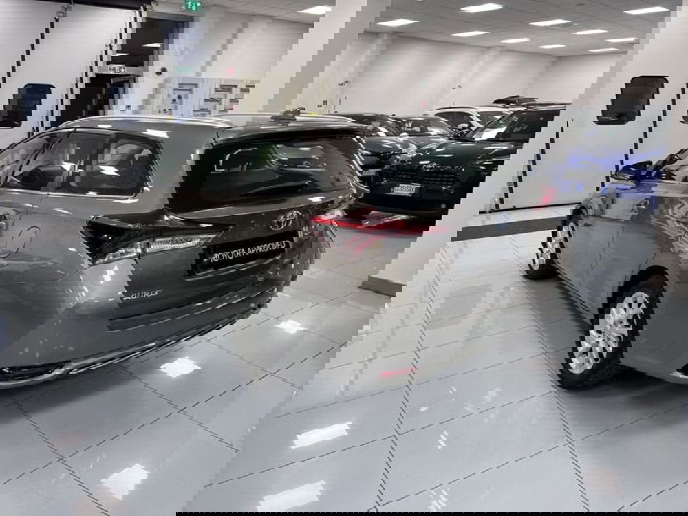 Toyota Auris Station Wagon usata a Prato (6)