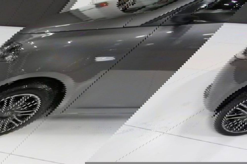 Lancia Ypsilon usata a Milano (5)