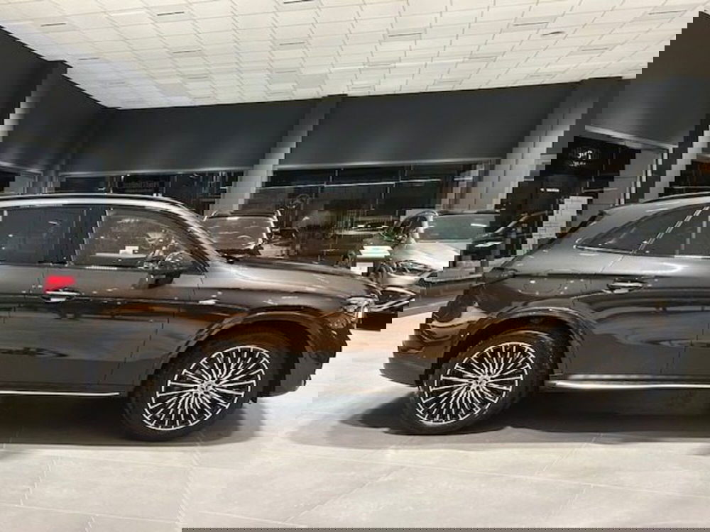 Mercedes-Benz GLC nuova a Potenza (3)