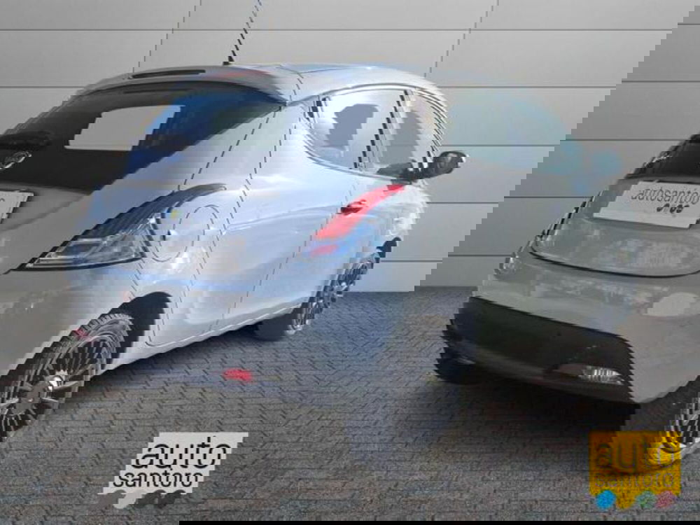 Lancia Ypsilon usata a Salerno (3)