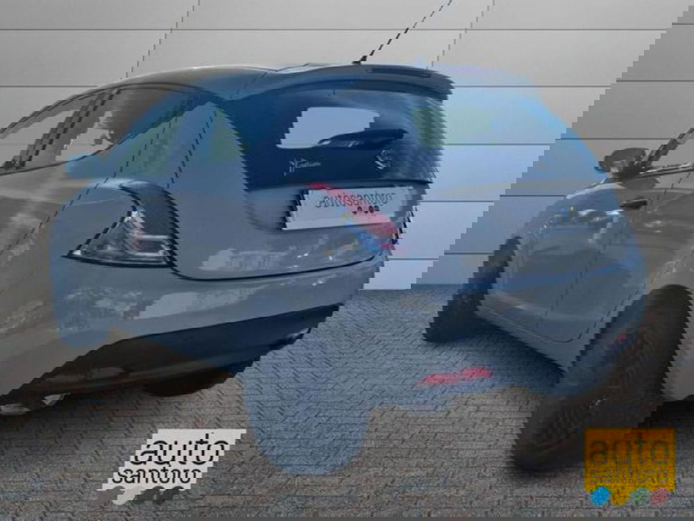 Lancia Ypsilon usata a Salerno (4)