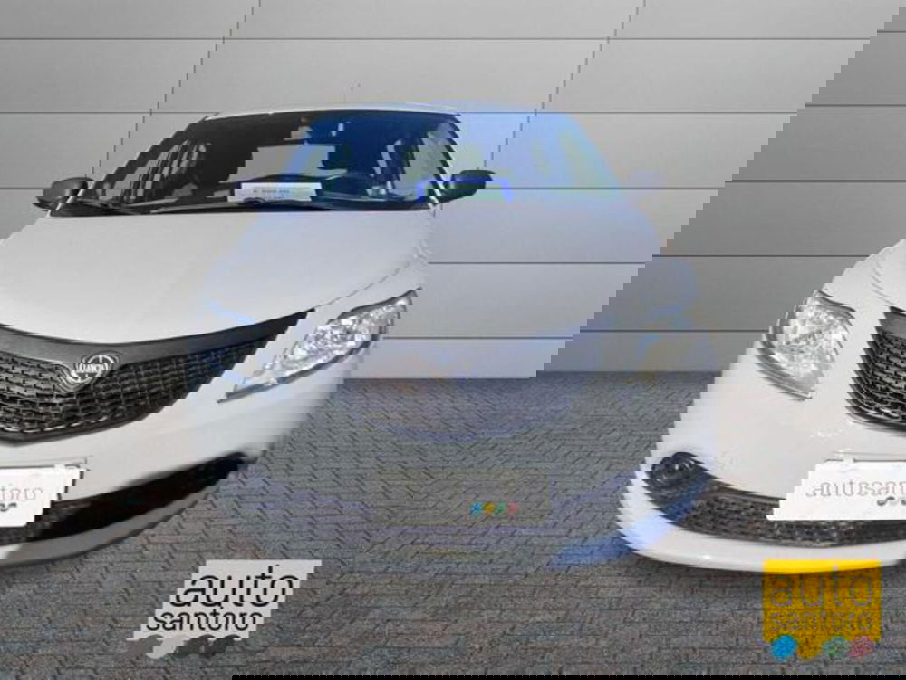 Lancia Ypsilon usata a Salerno (5)