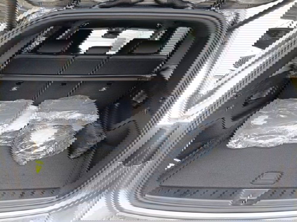 Mercedes-Benz EQB nuova a Teramo (13)