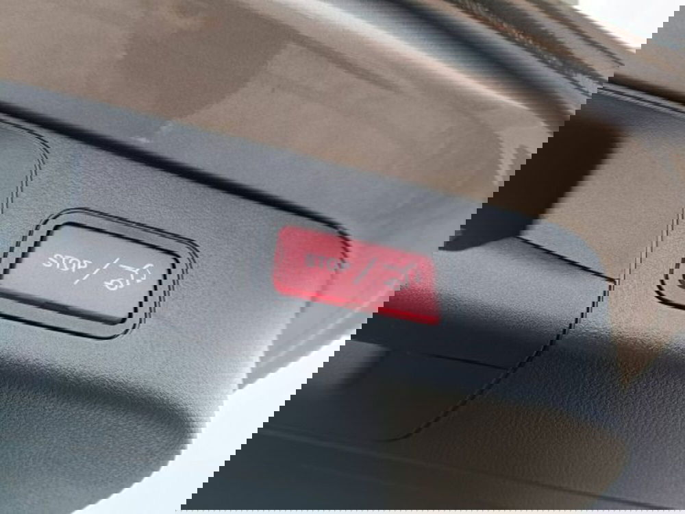 Mercedes-Benz EQB nuova a Teramo (14)