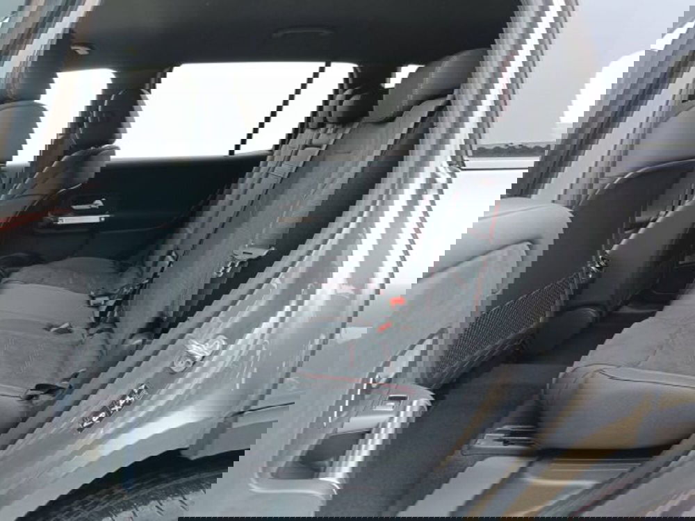 Mercedes-Benz EQB nuova a Teramo (9)