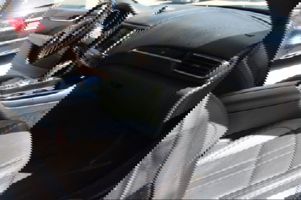 Maserati Levante usata a Lecce (15)