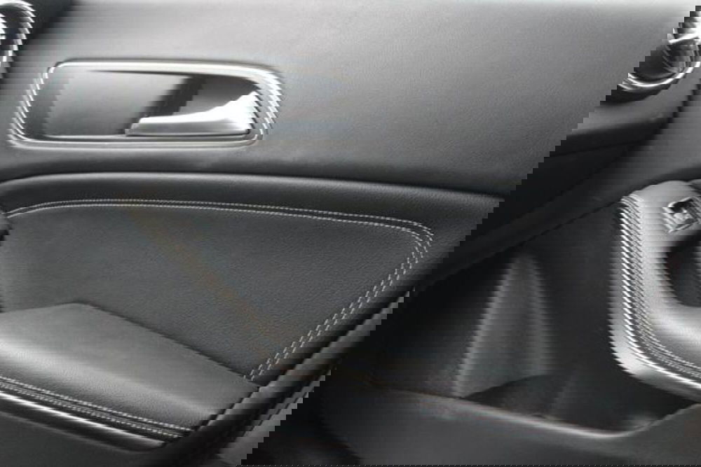 Mercedes-Benz CLA usata a Lecce (8)