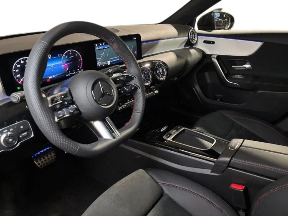 Mercedes-Benz Classe A nuova a Bologna (11)