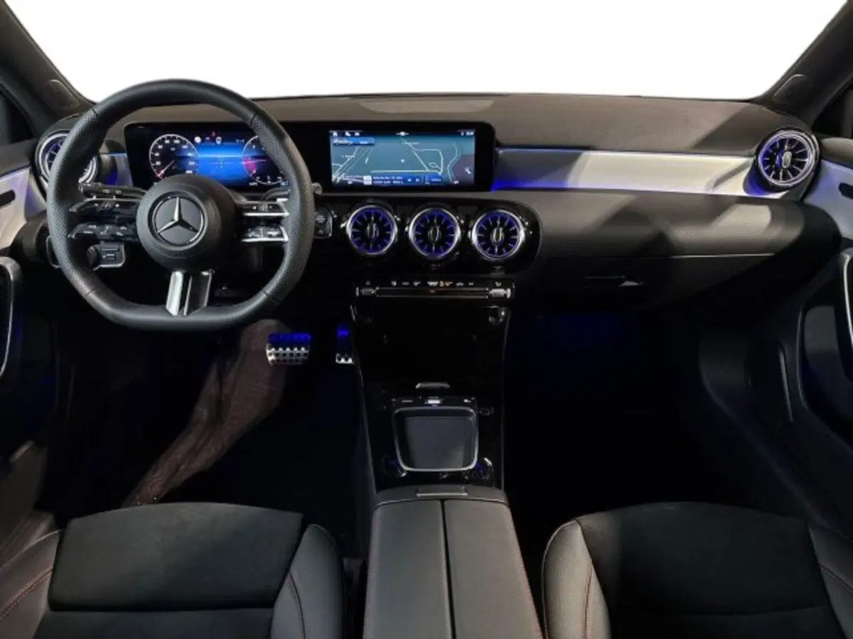Mercedes-Benz Classe A nuova a Bologna (13)
