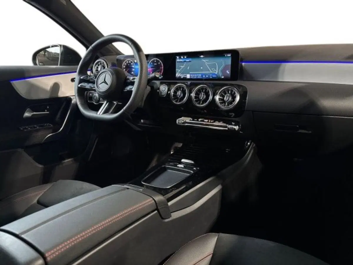 Mercedes-Benz Classe A nuova a Bologna (15)