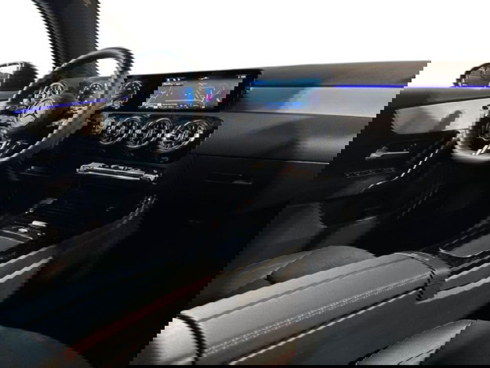 Mercedes-Benz Classe A nuova a Bologna (15)