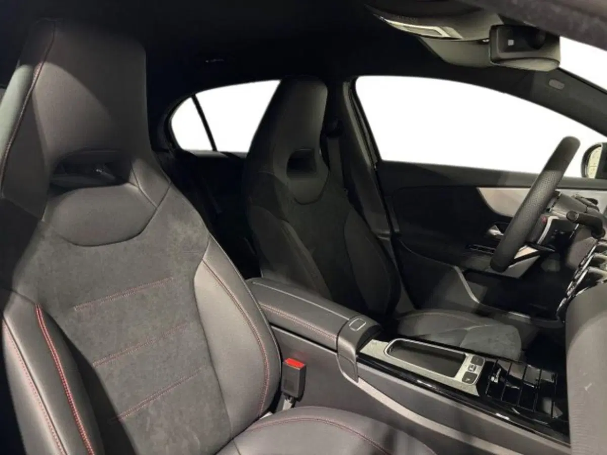 Mercedes-Benz Classe A nuova a Bologna (16)